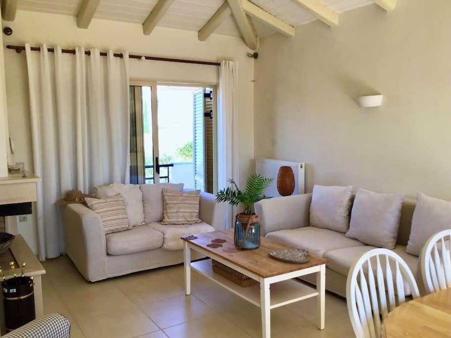 Sea Breeze - Home With A View Bouzaíika Extérieur photo